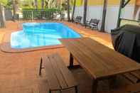 Kolam Renang Dalby Parkview Motel