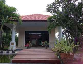 Exterior 2 Tansita House 1