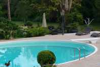 Swimming Pool Moulin Rouhaud