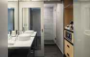 Toilet Kamar 2 Aloft Coral Gables