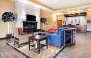 Lobby 4 Comfort Inn & Suites Independence