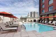 Swimming Pool Cambria Hotel Nashville Downtown