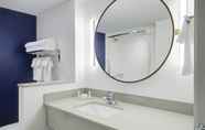 Toilet Kamar 6 Fairfield Inn & Suites Boulder Broomfield/Interlocken