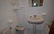 In-room Bathroom 7 Apartment in Isla, Cantabria 103626 by MO Rentals