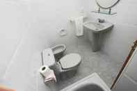 Toilet Kamar Apartment in Isla, Cantabria 102761 by MO Rentals