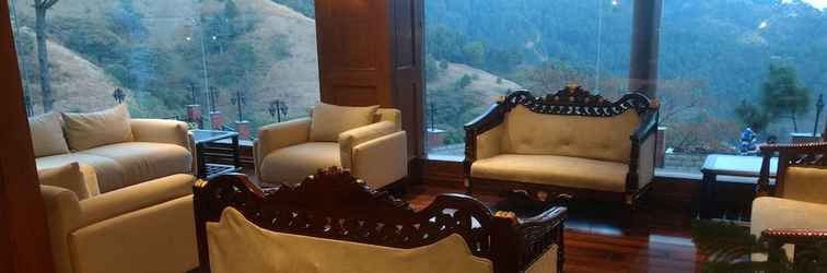 Lobby Deventure Shimla Hills