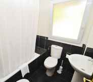 In-room Bathroom 5 Apartment in Arnuero, Cantabria 102905 by MO Rentals