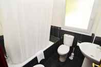 In-room Bathroom Apartment in Arnuero, Cantabria 102905 by MO Rentals