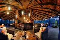 Bar, Kafe, dan Lounge Pugdundee Safaris- Tree House Hideaway
