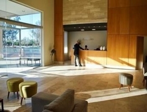 Lobby 4 Howard Johnson by Wyndham San Francisco Resort & Conv Center