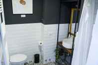 In-room Bathroom Domus Angularia