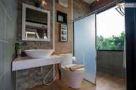 Toilet Kamar The Proud Green Garden Hill Resort