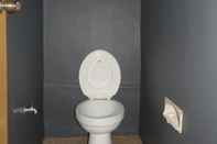 Toilet Kamar Backpacker Bali Barat