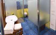 In-room Bathroom 4 Aquae Romanae Bed and Breakfast Sorrento