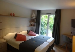 Kamar Tidur 4 Bilderdijk Hotel