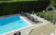 Swimming Pool 5 L'Etape