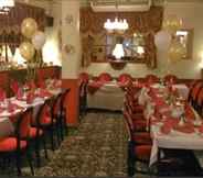 Restaurant 2 Sneyd Arms Hotel