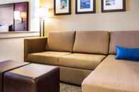 Common Space Comfort Inn & Suites Niagara Falls Blvd USA