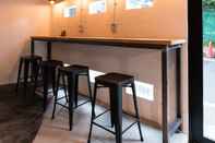 Bar, Cafe and Lounge Tokyo Guest House Ouji Music Lounge - Hostel