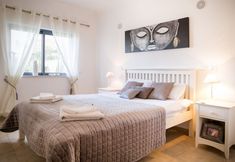 침실 3 B05 - Luxury Central 2 bed with Spa by DreamAlgarve