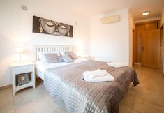 침실 4 B05 - Luxury Central 2 bed with Spa by DreamAlgarve