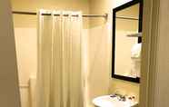 In-room Bathroom 3 Whistling Pines - Daily & Extended Stay, Elizabeth City