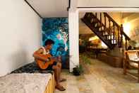 Bar, Kafe dan Lounge Go Surfari House - Hostel