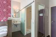 In-room Bathroom Hotel L'adresse