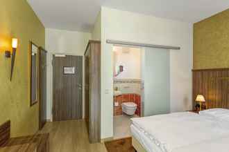 Bedroom 4 Hotel L'adresse