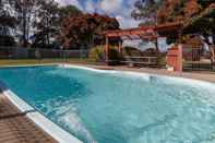 Swimming Pool Gardenview Lodge Motel