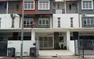 Bangunan 6 Aurora Homestay