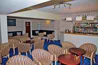 Bar, Cafe and Lounge The Leam Hotel