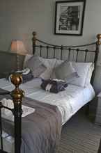 Bedroom 4 The Leam Hotel