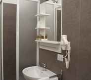 In-room Bathroom 4 4Rooms B&B Salerno