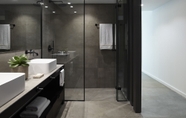 In-room Bathroom 5 Lango Design Hotel & Spa - Adults Only