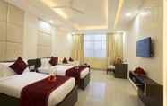Phòng ngủ 7 Landmark Pallavaa Beach Resort