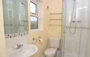 In-room Bathroom 7 Annandale Court Serviced Apartments