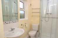 In-room Bathroom Annandale Court Serviced Apartments