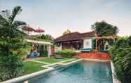 Swimming Pool 6 Villa Bumi