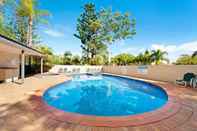 Kolam Renang Holiday Resort Apts in Surfers Paradise