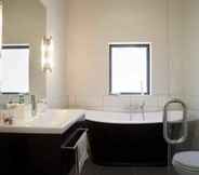 Toilet Kamar 5 Gibbston House