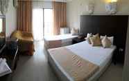 Bilik Tidur 7 Temple Beach Hotel