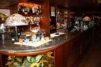 Bar, Kafe dan Lounge Hotel Karol