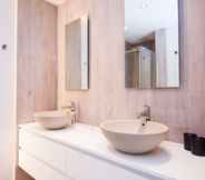 In-room Bathroom 5 Panorama Luxury By HAPPYVILA