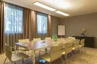 Dewan Majlis Hampton by Hilton Rome East