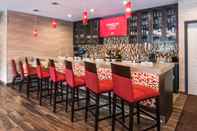 Bar, Kafe, dan Lounge TownePlace Suites by Marriott San Bernardino Loma Linda