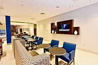 Lobby 4 Holiday Inn Express & Suites Perryville, an IHG Hotel