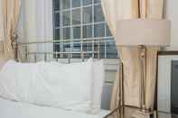 Bedroom Cozy 1 Bedroom Apartment near Harrods, Knightsbridge