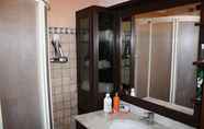 In-room Bathroom 7 Mario Apartment 6518