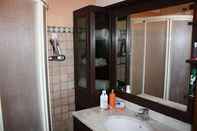 In-room Bathroom Mario Apartment 6518